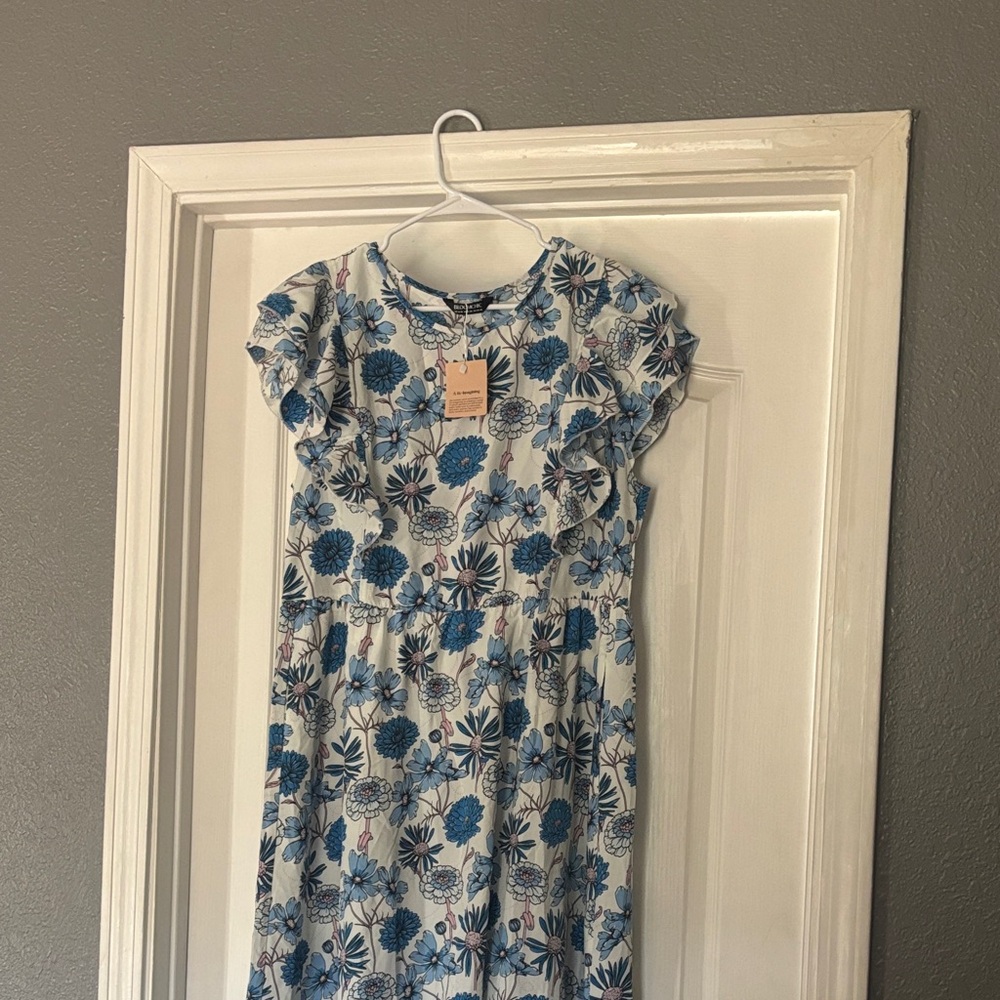BloomChic Blue and White Floral Maxi Dress